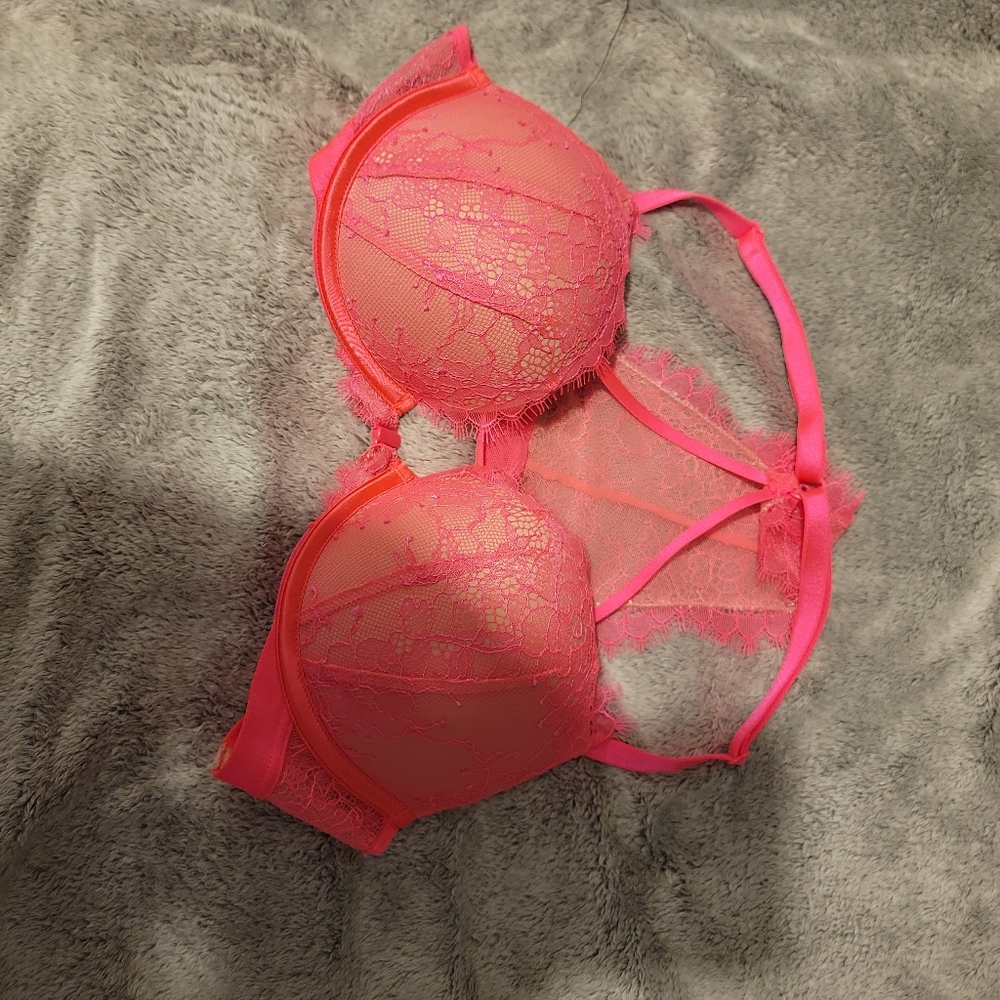 Victoria Secret bombshell push up bra size 34A